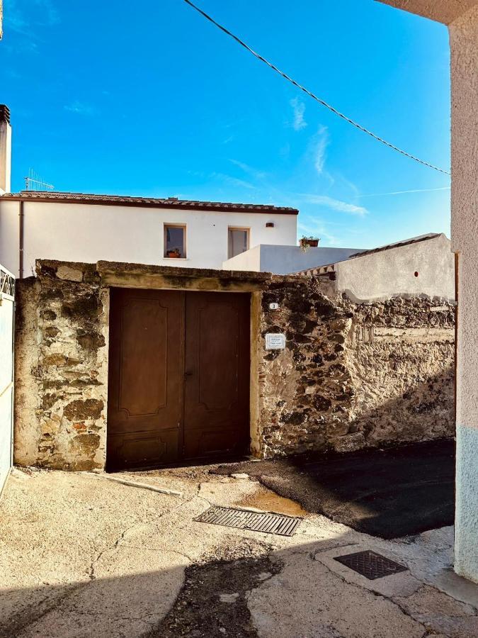B&B Luchia Орозеи Экстерьер фото