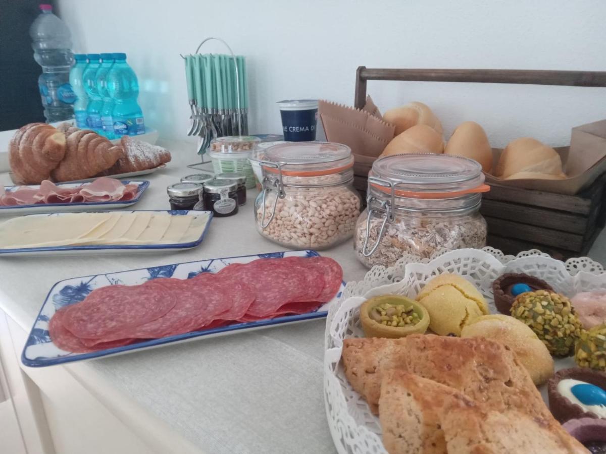 B&B Luchia Орозеи Экстерьер фото